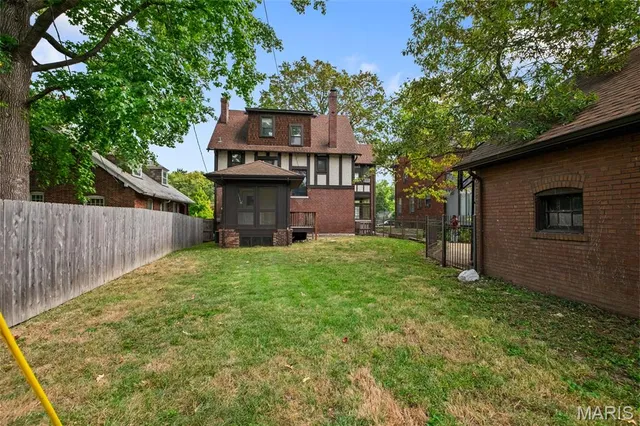 $549,900 | 739 Radcliffe Avenue, University City, MO 63130