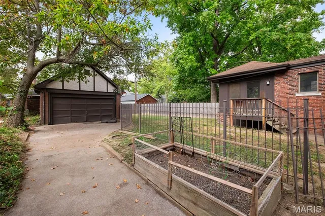 $549,900 | 739 Radcliffe Avenue, University City, MO 63130