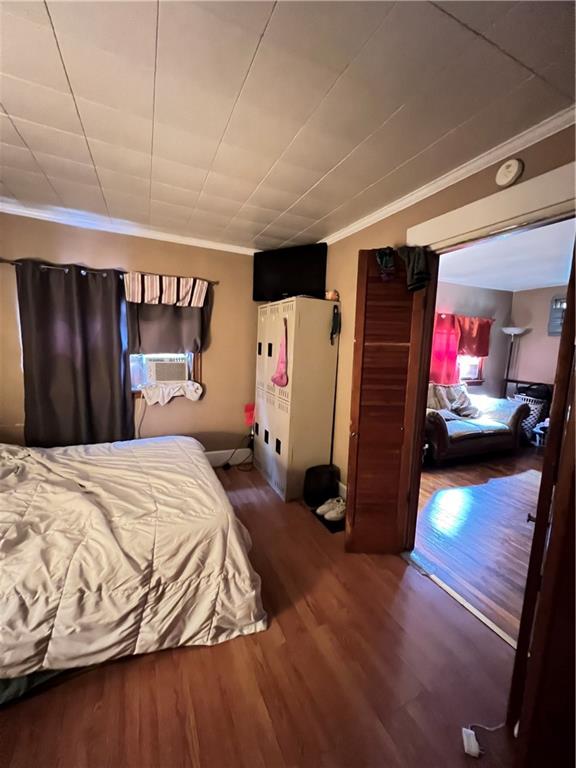 442 East Washington Street Rochester, PA 15074 - Photo 13 of 23 a bed room with a bed