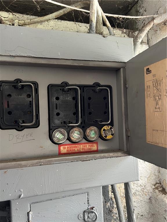 442 East Washington Street Rochester, PA 15074 - Photo 17 of 23 a utility room with two washing machine