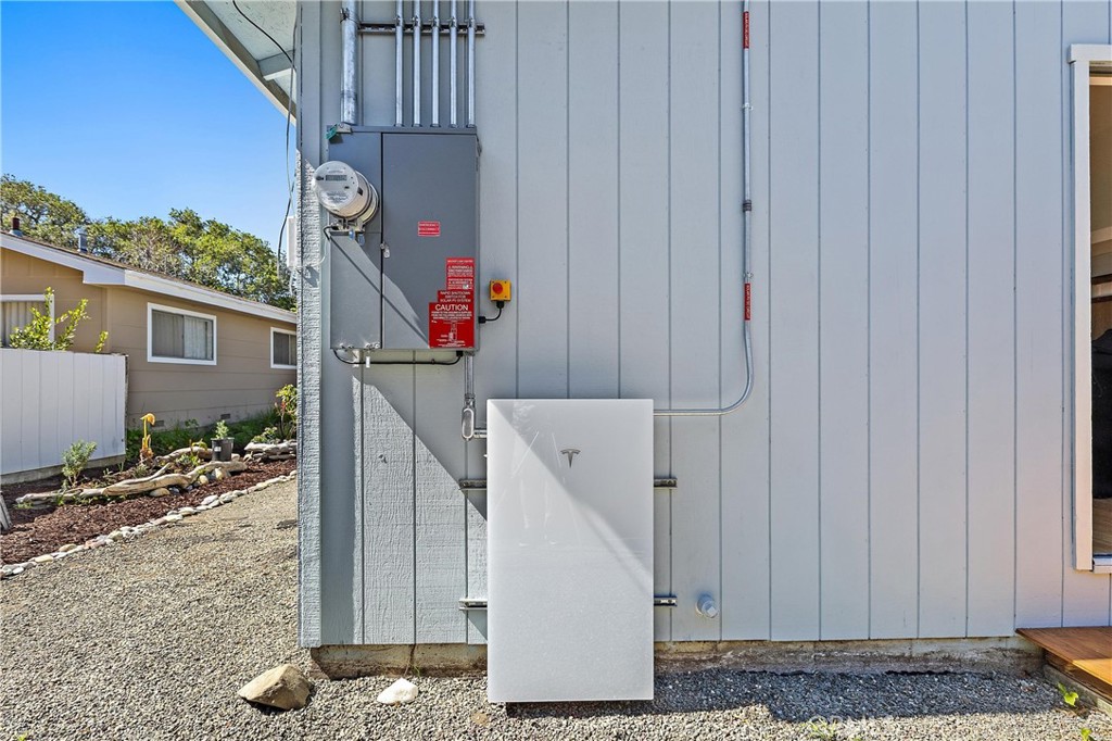 2568 Wilcombe Road Cambria, CA 93428 - Photo 11 of 23