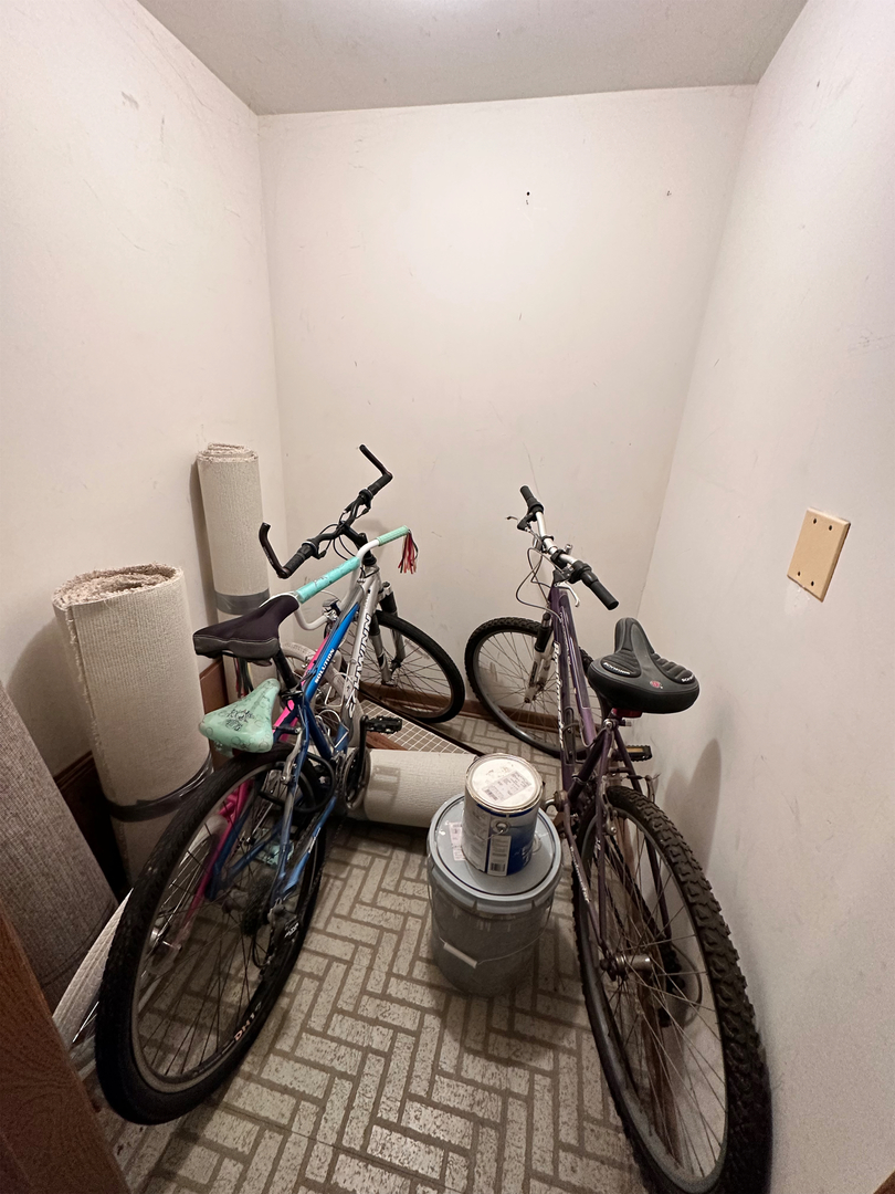 1364 McDowell Road, Unit 103 Naperville, IL 60563 - Photo 17 of 19 a view of a room with gym equipment