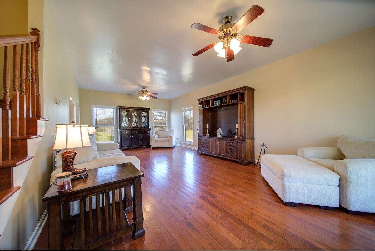 1051 Old Hopewell Road Castalian Springs, TN 37031 - Photo 7 of 25 Gallery Image 7
