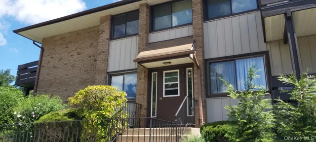 $289,000 | 139 Sierra Vista Lane, Valley Cottage, NY 10989