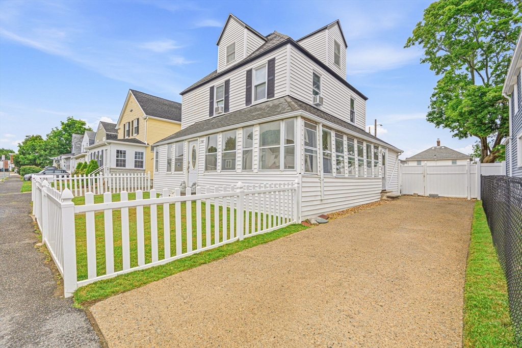 20 Bell Street Quincy, MA 02169 - Photo 4 of 40