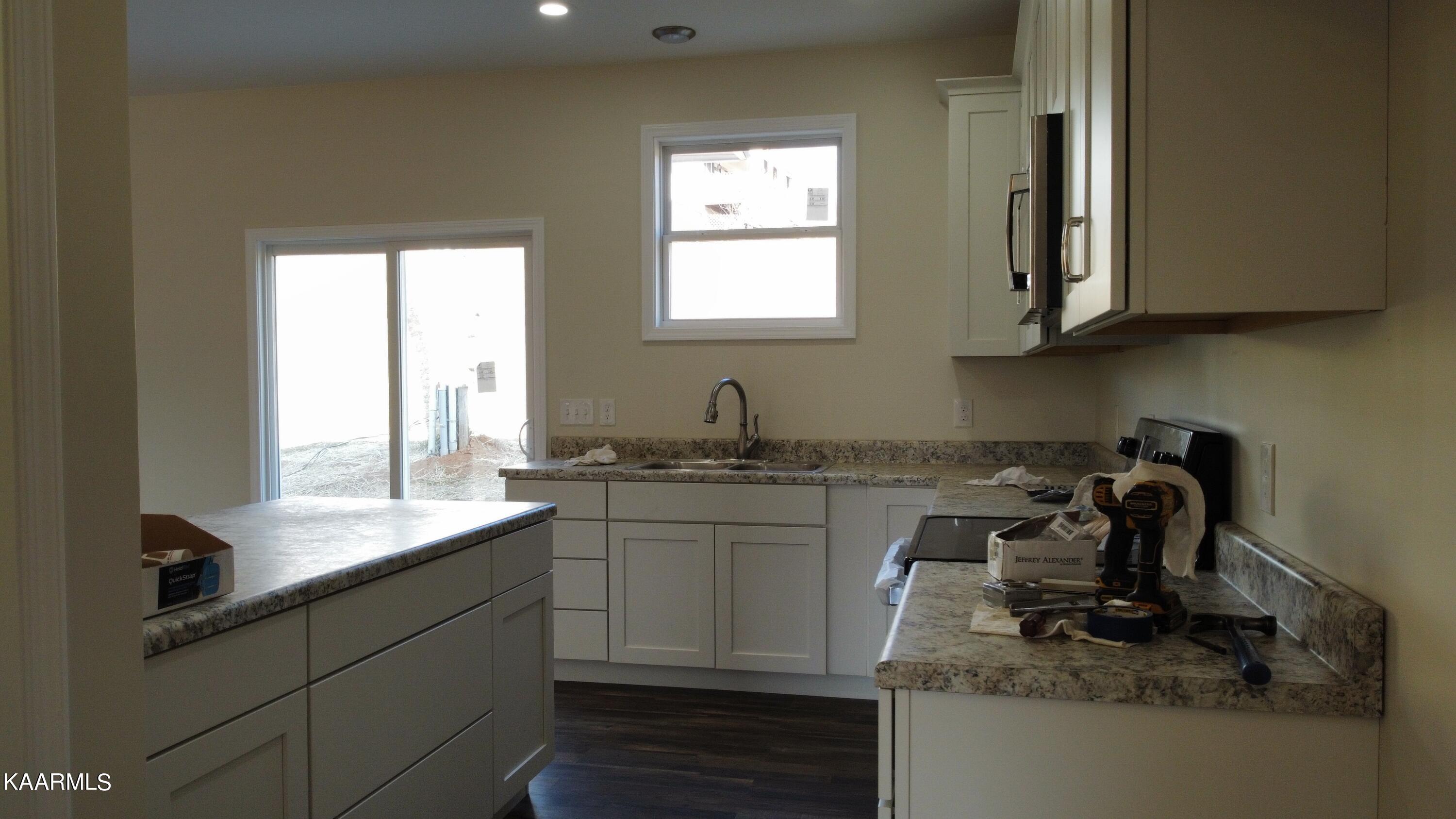 128 Dixon Lane Rutledge, TN 37861 - Photo 10 of 29 A0FDB3B8-5AD6-4B3B-8F3F-15ACFE46D648