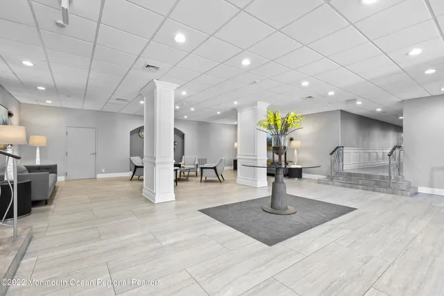 a view of livingroom with furniture