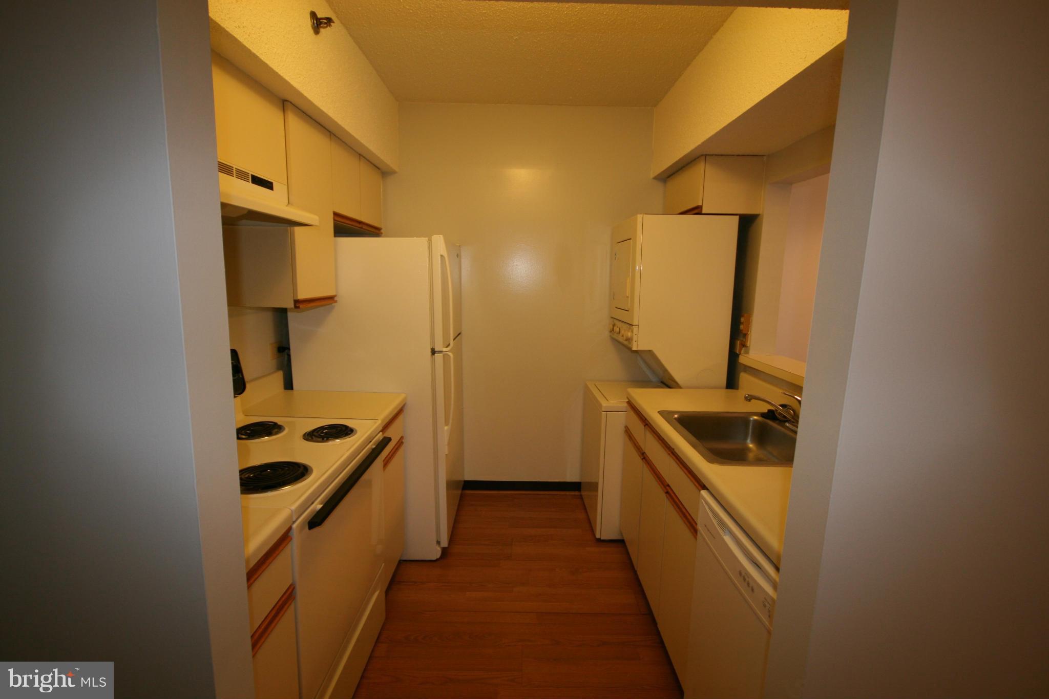 5505 Seminary Road, Unit 208N Falls Church, VA 22041 - Photo 8 of 17 Kitchen
