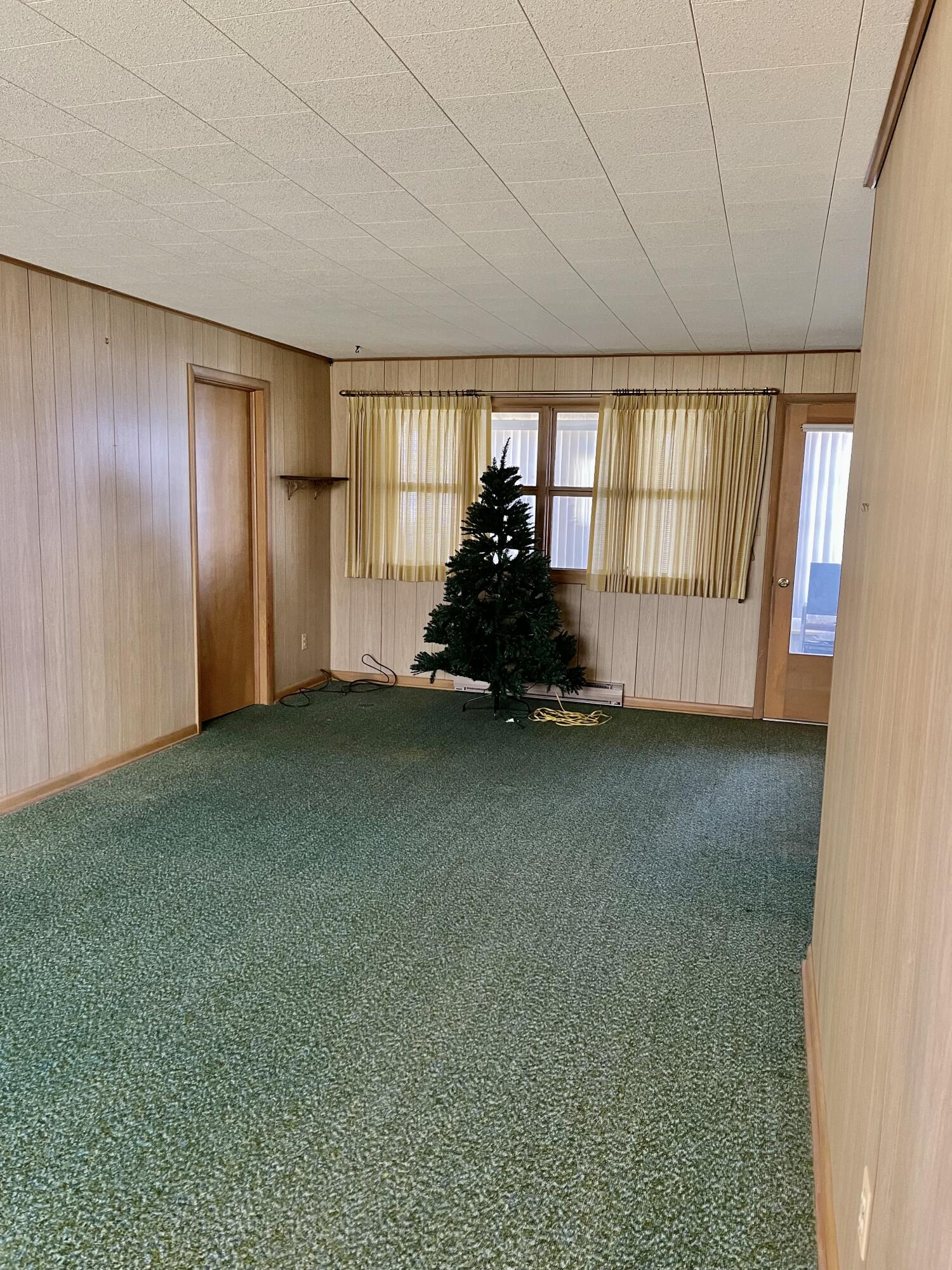 8703 Bayview Road Onekama, MI 49675 - Photo 15 of 25 Upper Large Room