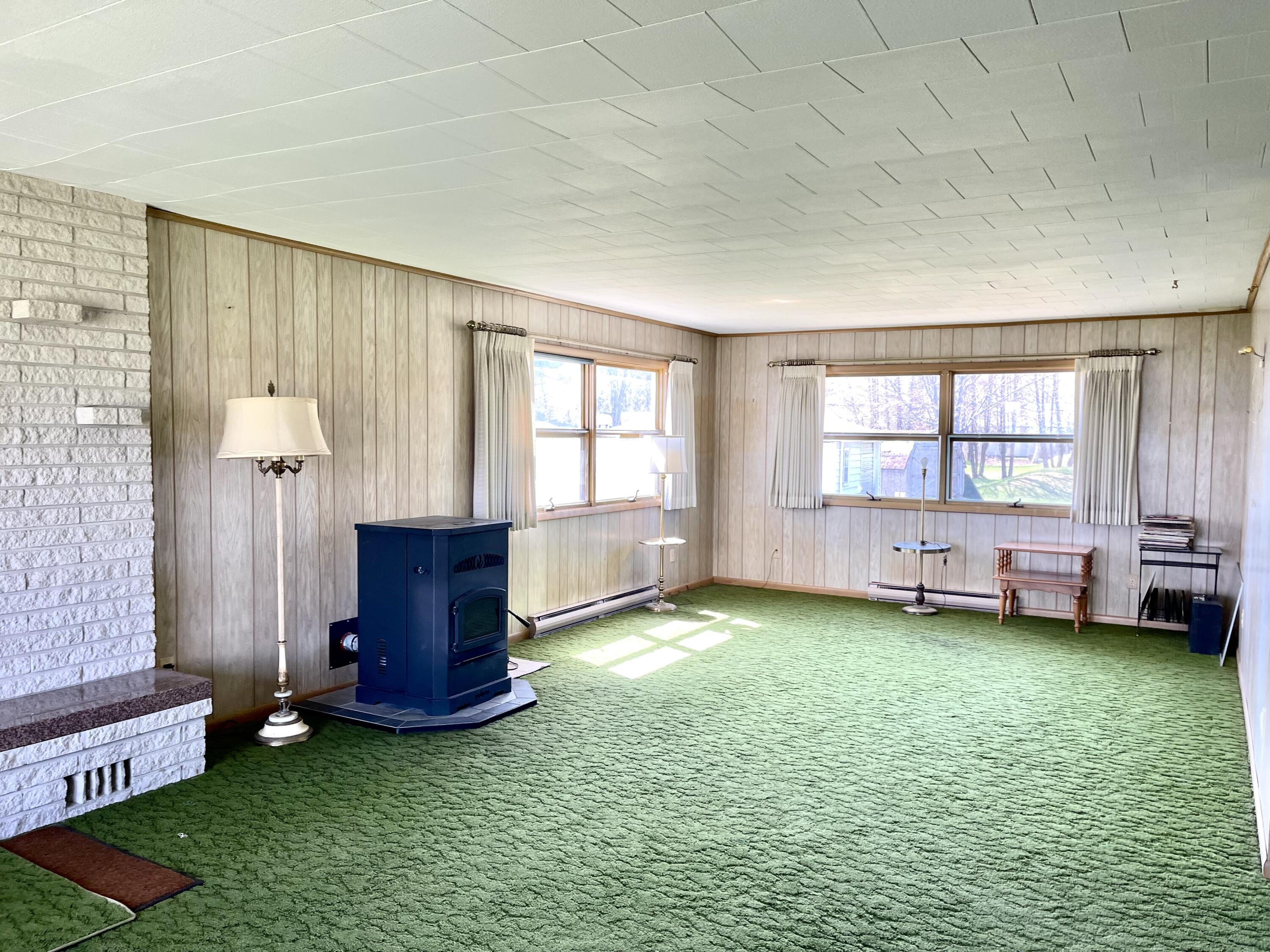 8703 Bayview Road Onekama, MI 49675 - Photo 8 of 25 Living Room