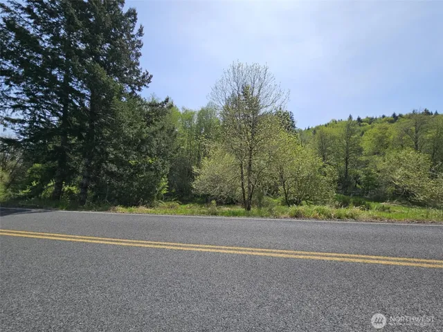 a view of a tennis court