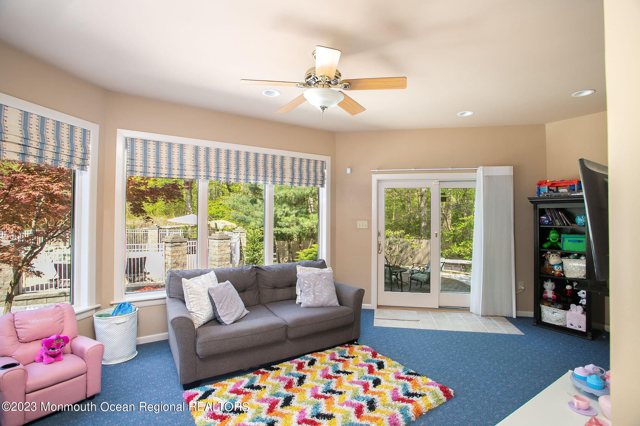 9 Laurel Drive Wrightstown, NJ 08562 - Photo 40 of 66 a living room with furniture and a large window