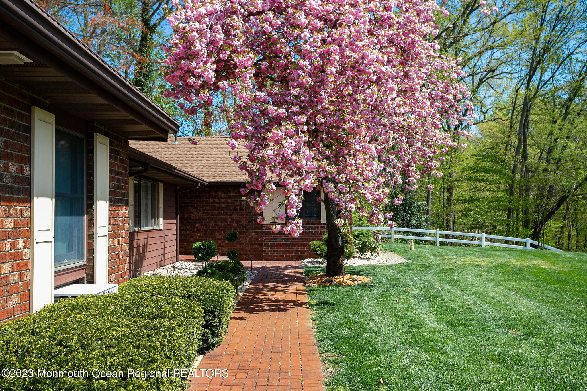 9 Laurel Drive Wrightstown, NJ 08562 - Photo 5 of 66 a backyard of a house with lots of green space