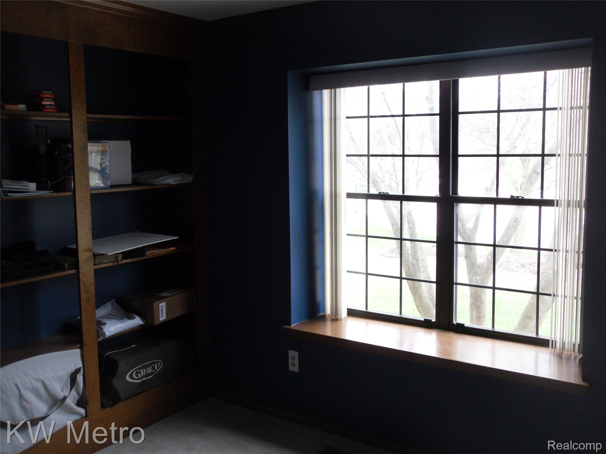 2014 Oak Leaf Court North Rochester, MI 48309 - Photo 6 of 33 SDC13993.JPG