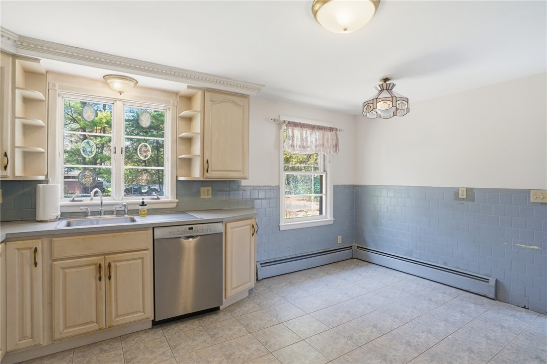 330 Harkney Hill Road Coventry, RI 02816 - Photo 21 of 43