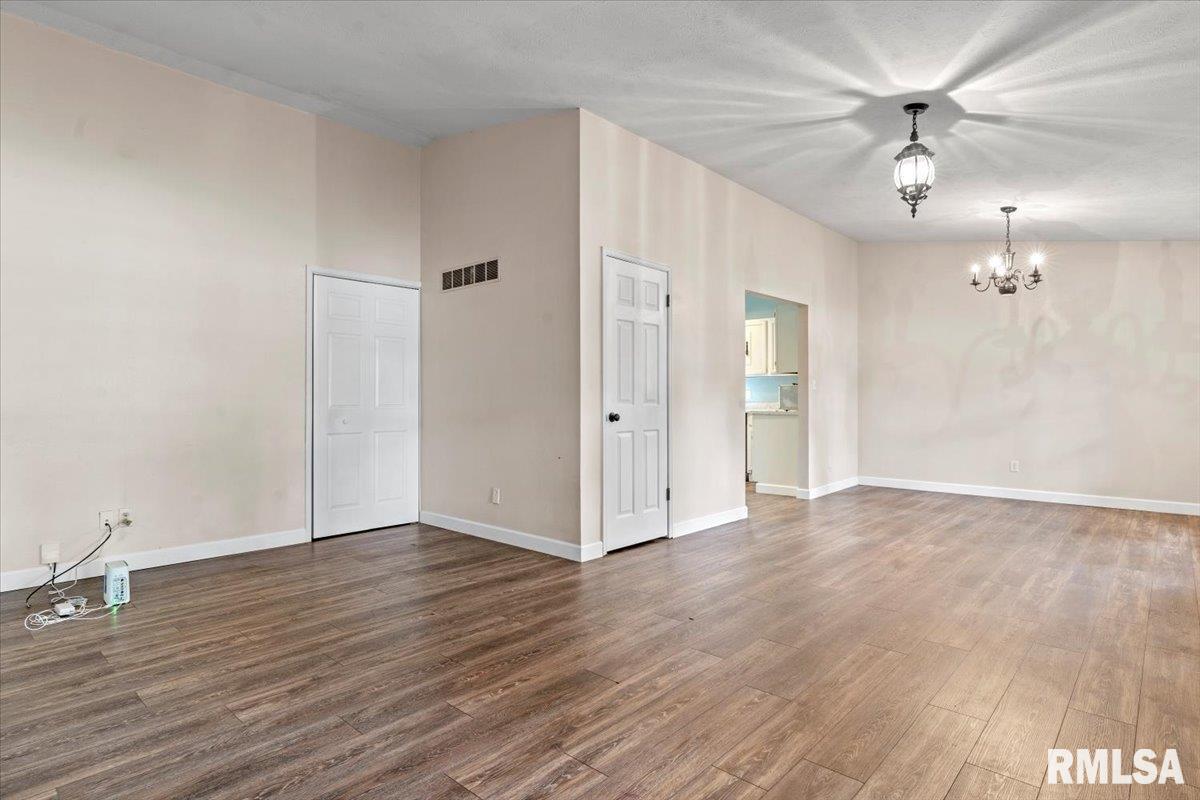 2936 Flowerbrook Court Springfield, IL 62702 - Photo 5 of 31