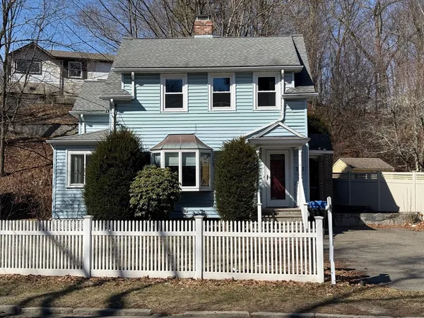 $859,900 | 707 South Street, Waltham, MA 02453