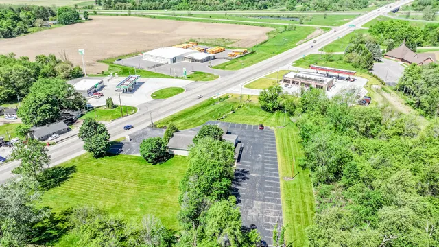 $120,000 | 8759 Highway 31, Berrien Springs, MI 49103