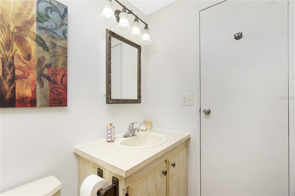 532 Walnut Circle Venice, FL 34285 - Photo 17 of 36