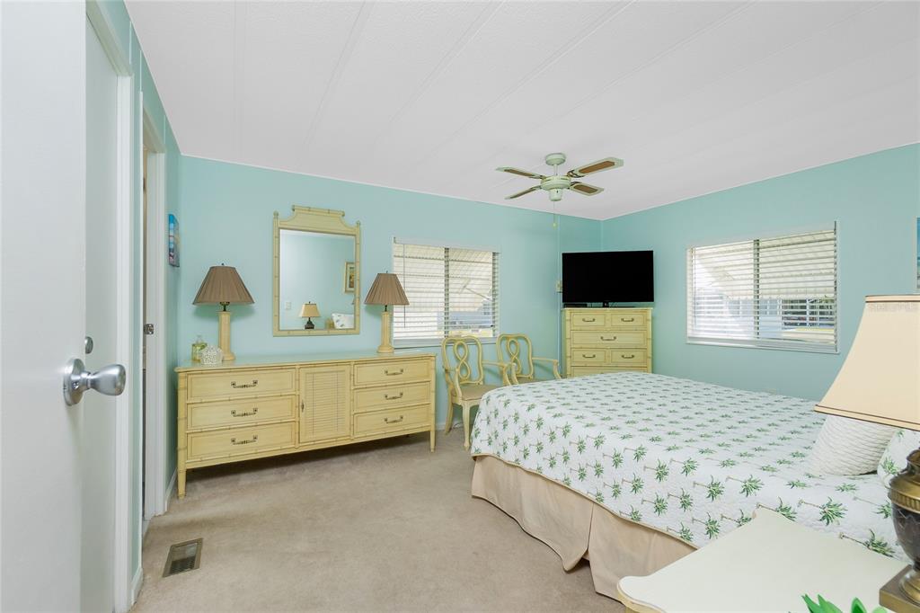 532 Walnut Circle Venice, FL 34285 - Photo 18 of 36