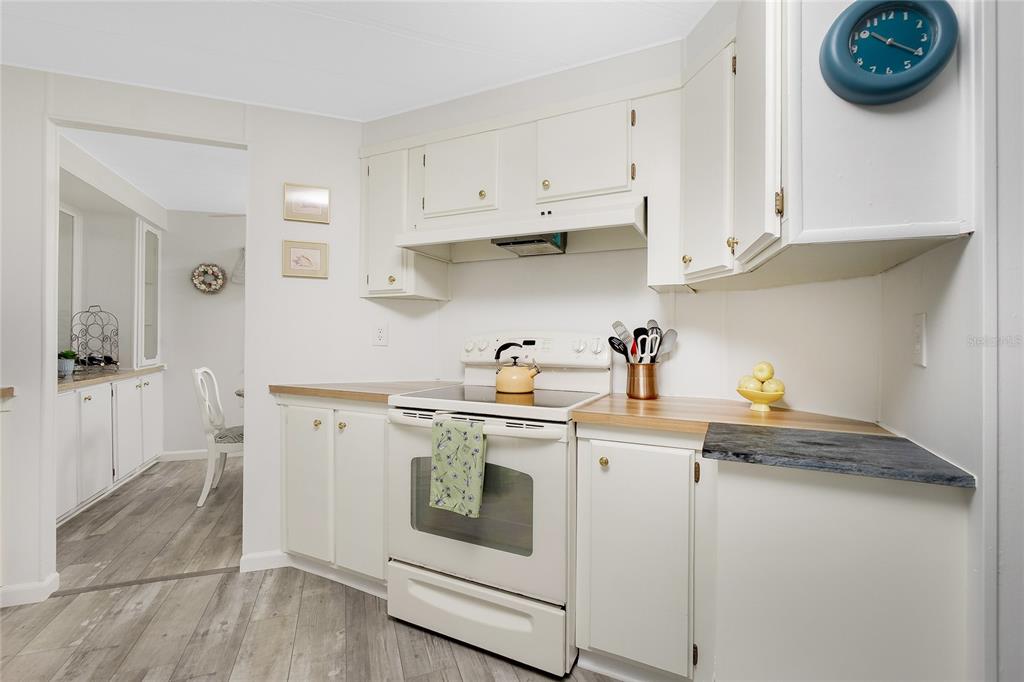 532 Walnut Circle Venice, FL 34285 - Photo 6 of 36