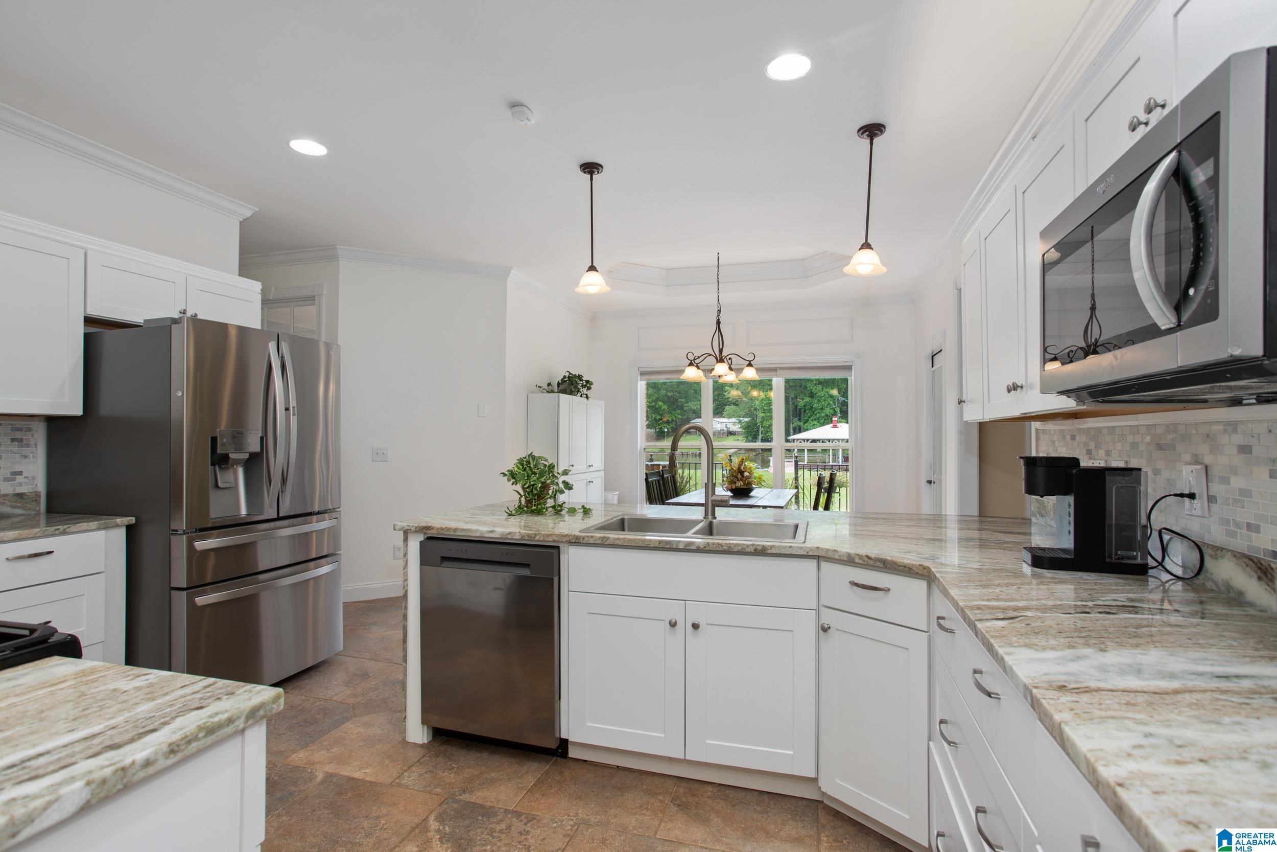 290 Canoe Creek Road Rainbow City, AL 35906 - Photo 3 of 45