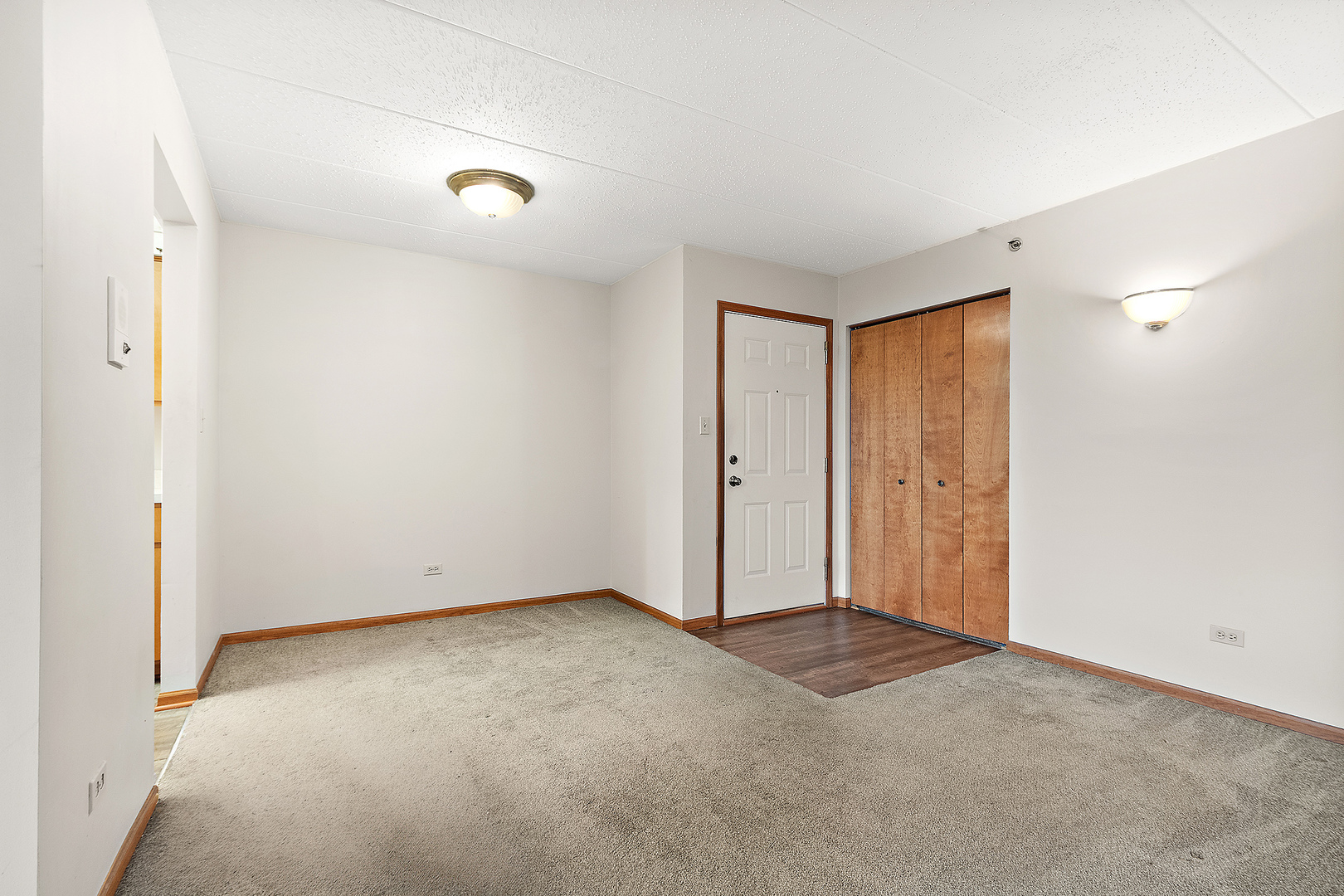 10636 Ridgeland Avenue, Unit 2D Chicago Ridge, IL 60415 - Photo 2 of 18 Gallery Image 2