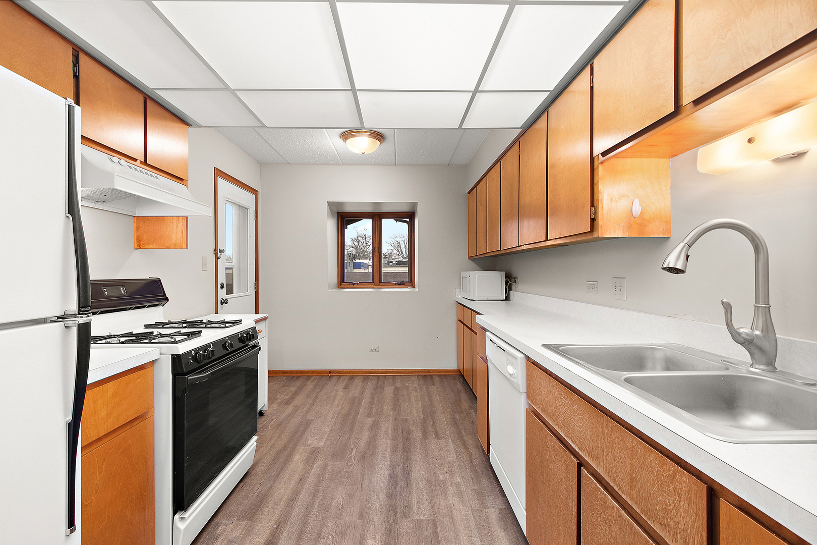 10636 Ridgeland Avenue, Unit 2D Chicago Ridge, IL 60415 - Photo 7 of 18 Gallery Image 7