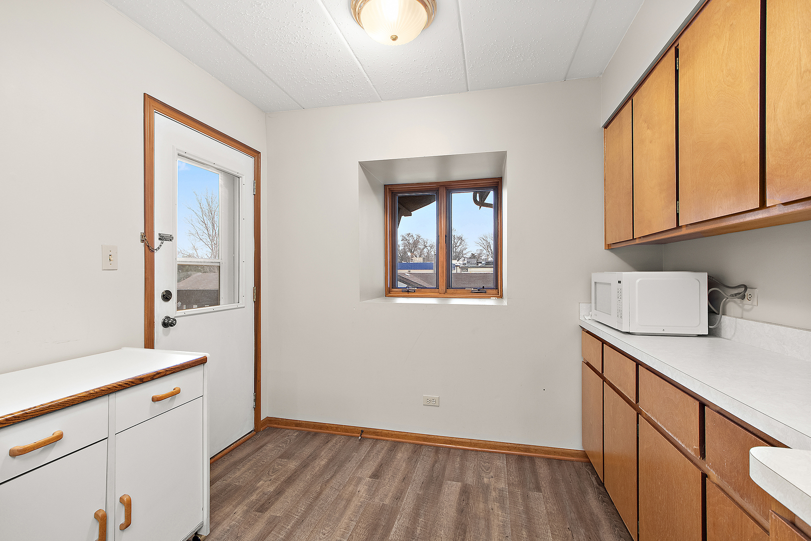 10636 Ridgeland Avenue, Unit 2D Chicago Ridge, IL 60415 - Photo 8 of 18 Gallery Image 8