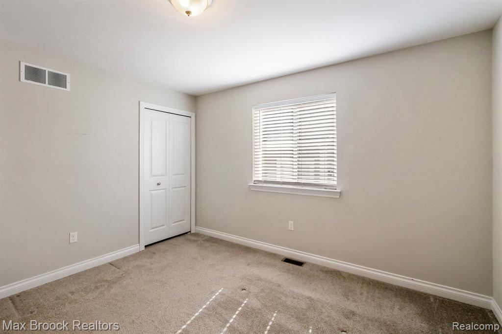 26730 Rialto Street Madison Heights, MI 48071 - Photo 13 of 21