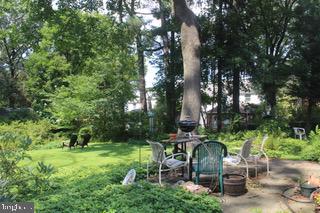 3 West Chelfield Road Glenside, PA 19038 - Photo 10 of 12 Eating area in rear of yard