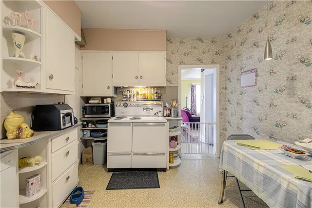 $168,000 | 10702 East Winner Road, Independence, MO 64052