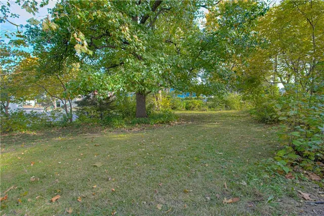 $168,000 | 10702 East Winner Road, Independence, MO 64052