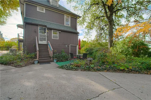 $168,000 | 10702 East Winner Road, Independence, MO 64052