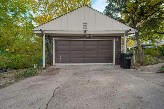 $168,000 | 10702 East Winner Road, Independence, MO 64052