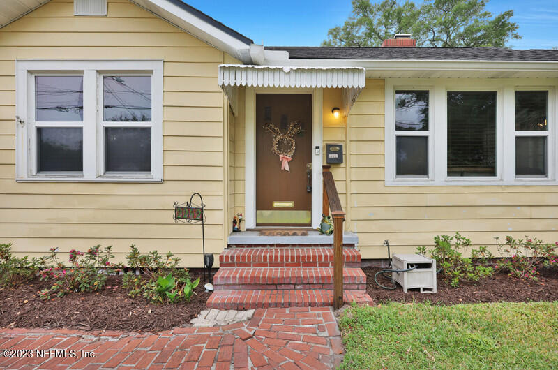 2242 Larchmont Road Jacksonville, FL 32207 - Photo 3 of 19 3