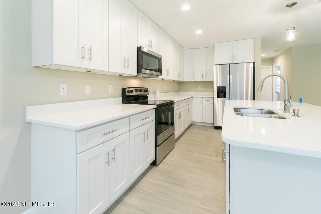 8680 Hipps Road Jacksonville, FL 32244 - Photo 3 of 30 011