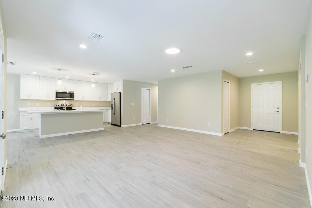 8680 Hipps Road Jacksonville, FL 32244 - Photo 8 of 30 005