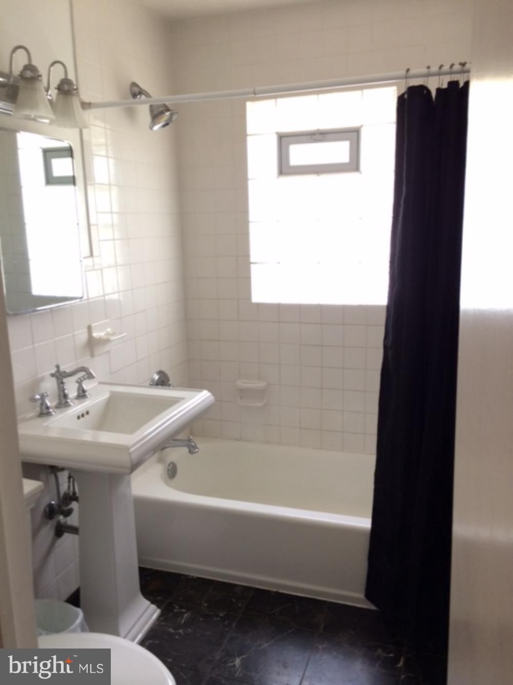 8505 Dam Road Williamsport, MD 21795 - Photo 5 of 5 Bath