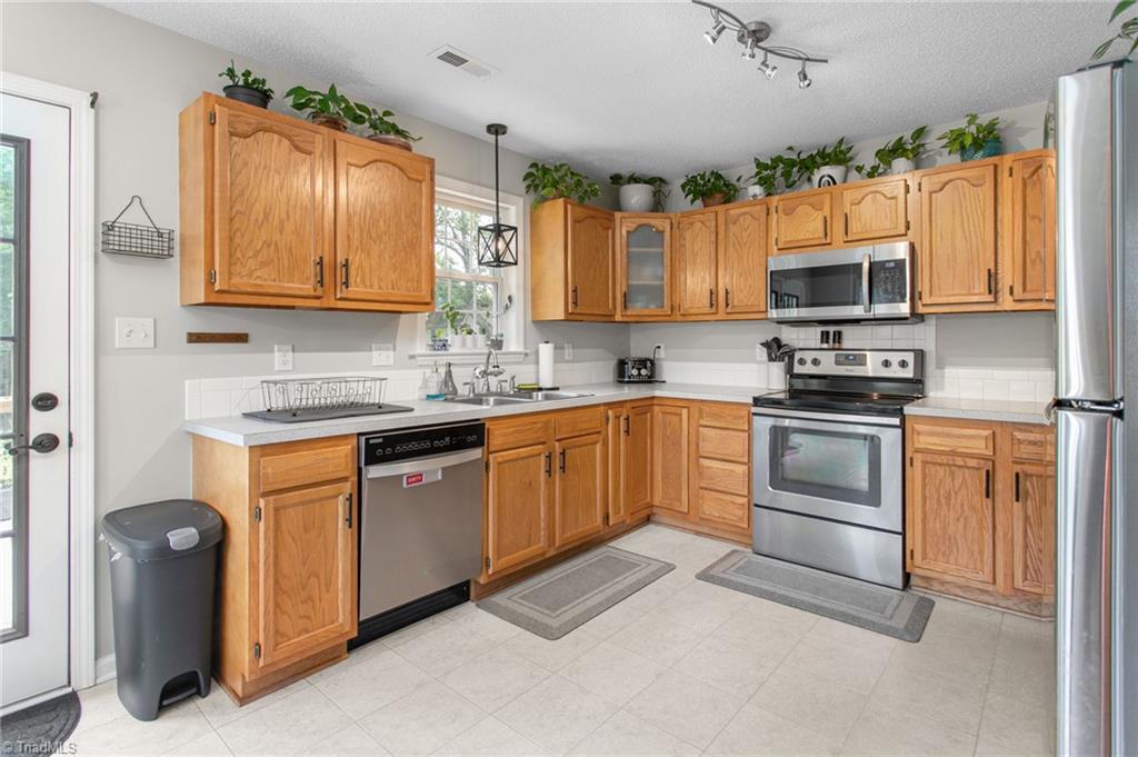 247 South Twin Hill Road Clemmons, NC 27012 - Photo 11 of 46