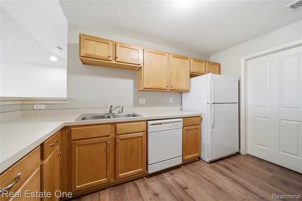 4113 Hampton Ridge Boulevard Howell, MI 48843 - Photo 10 of 28