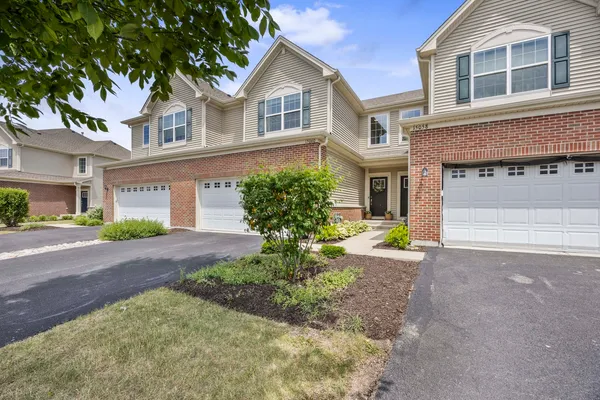 $299,900 | 15060 Quincy Circle, Manhattan, IL 60442