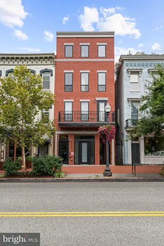 $605,000 | 733 8th Street Southeast, Unit 304, Washington, DC 20003