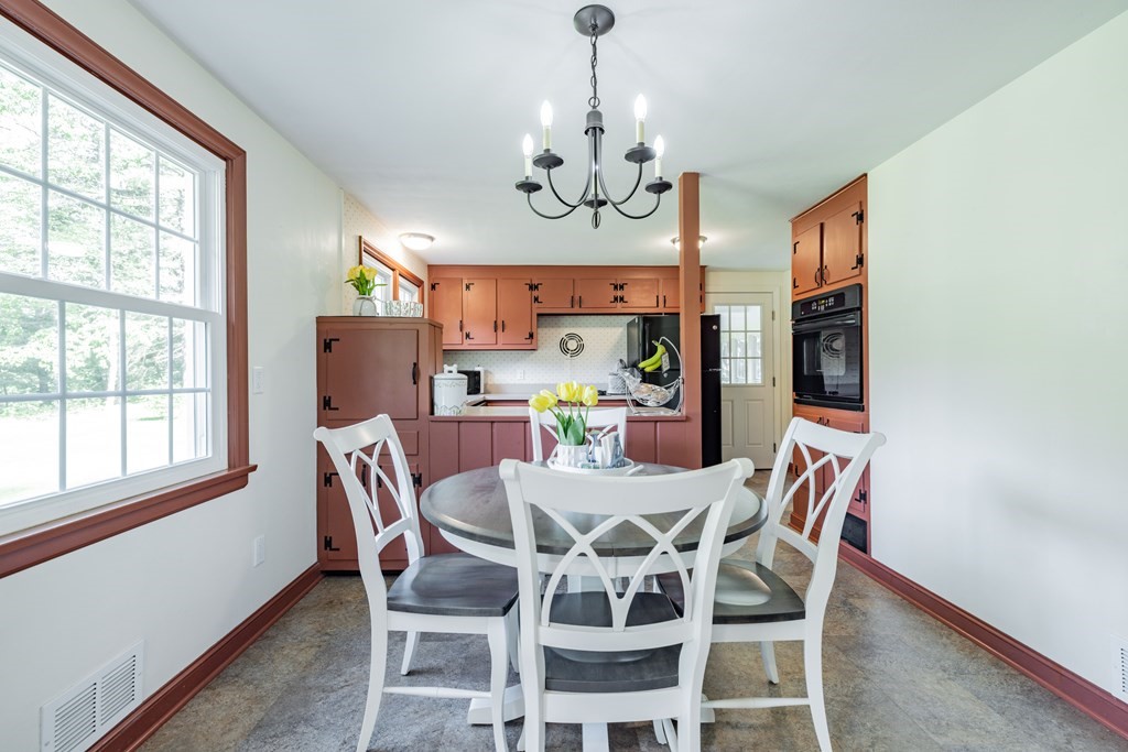 153 Chapin Road Hampden, MA 01036 - Photo 3 of 19