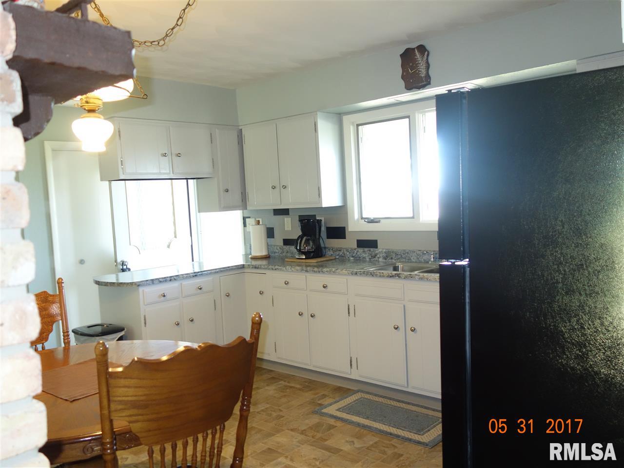 23064 East Park Road Farmington, IL 61531 - Photo 6 of 20