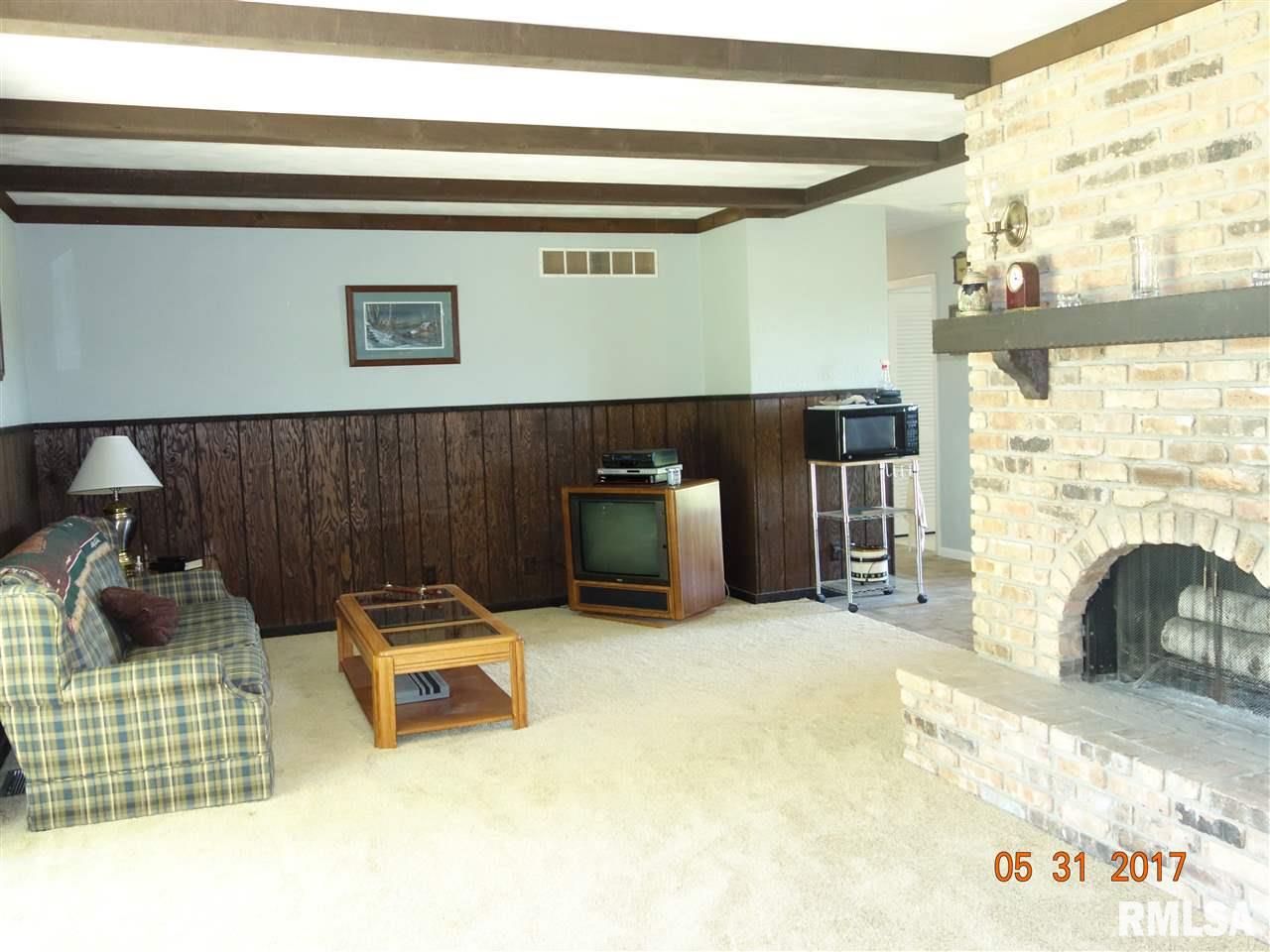 23064 East Park Road Farmington, IL 61531 - Photo 10 of 20