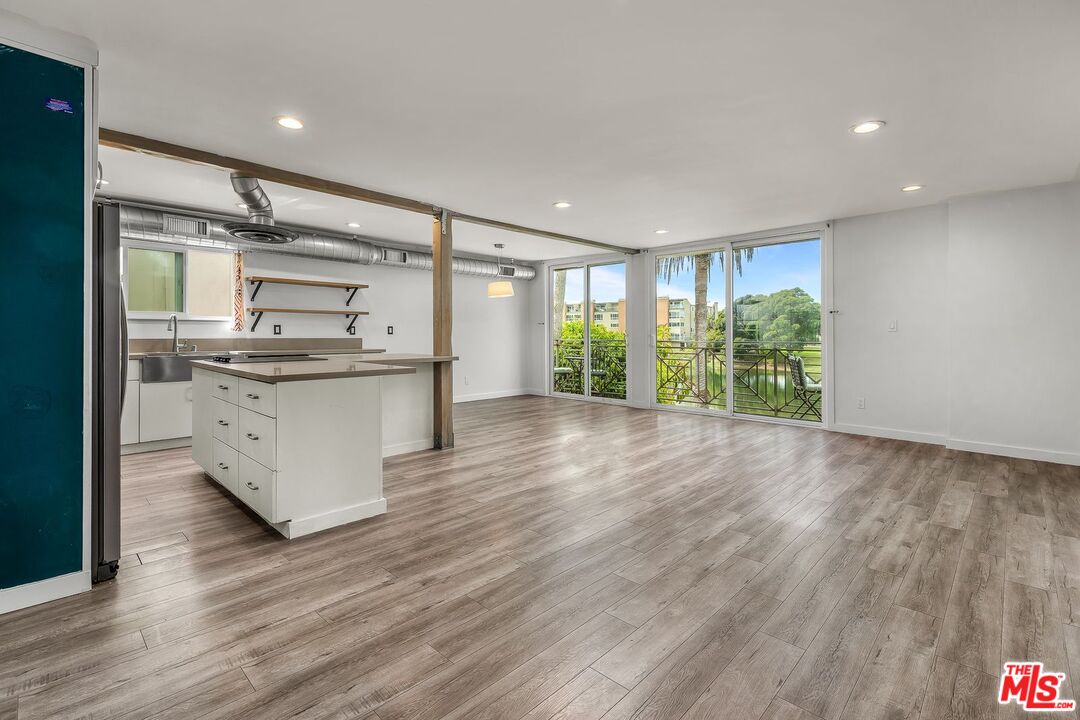 164 63rd Avenue, Unit 2A Playa del Rey, CA 90293 - Photo 5 of 33