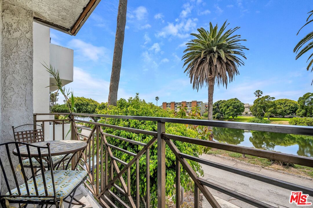 164 63rd Avenue, Unit 2A Playa del Rey, CA 90293 - Photo 8 of 33