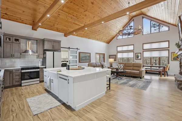 $1,390,000 | S1462 Indian Trail Parkway, Baraboo, WI 53913