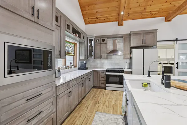 $1,390,000 | S1462 Indian Trail Parkway, Baraboo, WI 53913